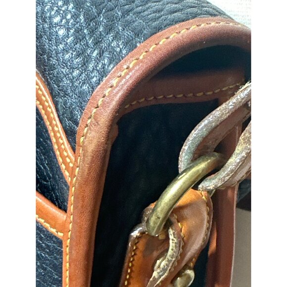 Elegant Black and Tan Leather Crossbody Bag - Picture 9 of 16